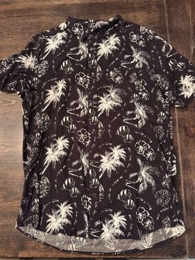 RVCA Hawaiian print button up shirt men’s large